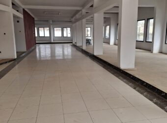 En location des locaux commerciaux de 12 m2 chacun situés en bord de route à Andravoahangy