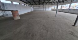 A louer un entrepôt de 495 m2 situé en bord de route à Andravoahangy