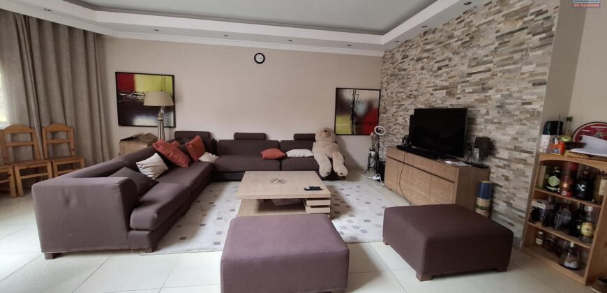 A louer un agréable appartement T4 en duplex situé à 5 minutes d’Ivandry au sein d’une résidence sécurisée