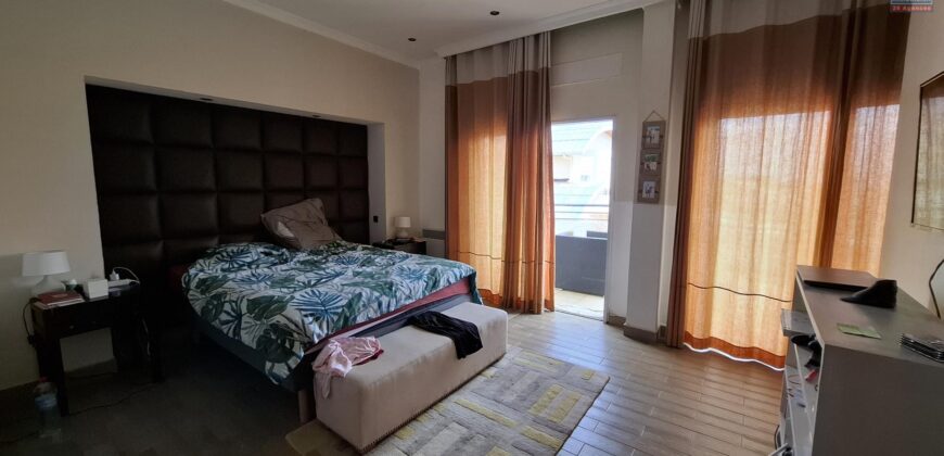 A louer un agréable appartement T4 en duplex situé à 5 minutes d’Ivandry au sein d’une résidence sécurisée