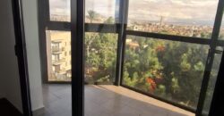 A louer un appartement T4 situé à deux pas de l’école British School en bord de route d’Ivandry