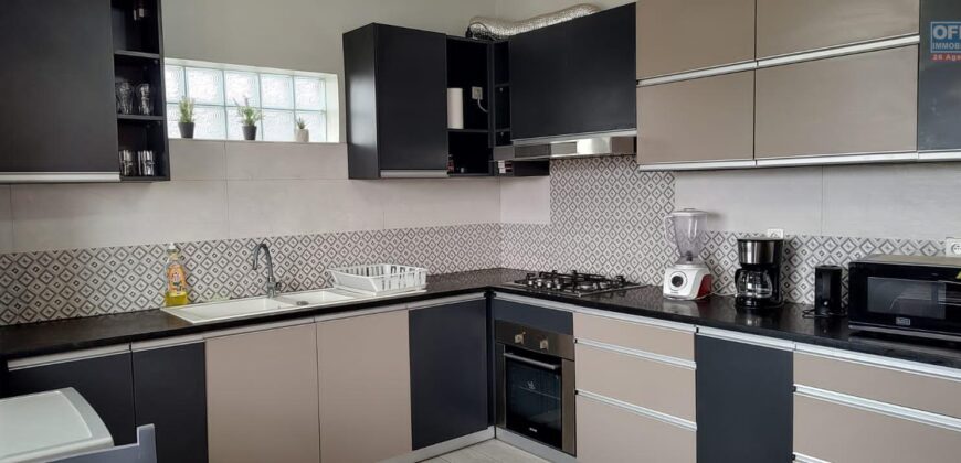 A louer un bel appartement T3 meublé et équipé situé à Soavimbahoaka