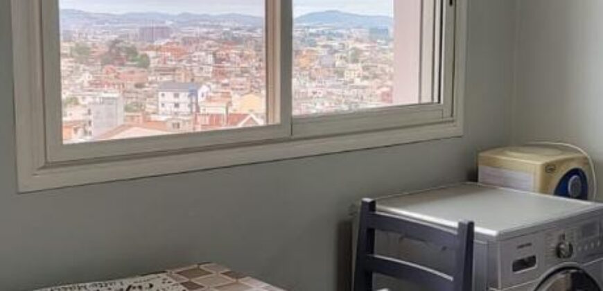 A louer un bel appartement T3 meublé et équipé situé à Soavimbahoaka