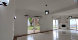 En vente une grande villa de type F7 avec piscine située dans un quartier résidentiel à Androhibe