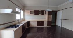 En vente une grande villa de type F7 avec piscine située dans un quartier résidentiel à Androhibe