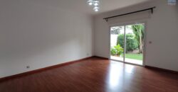 En vente une grande villa de type F7 avec piscine située dans un quartier résidentiel à Androhibe