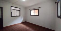 A louer un appartement T3 situé en bordure de la route principale à Ampandrana