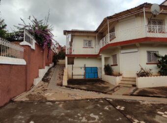 A vendre une villa de type F4 située dans un environnement paisible à Ankaraobato Andoharanofotsy