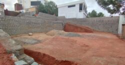 A vendre un beau terrain de 500 m2 situé en bord de route à Ambohimalaza