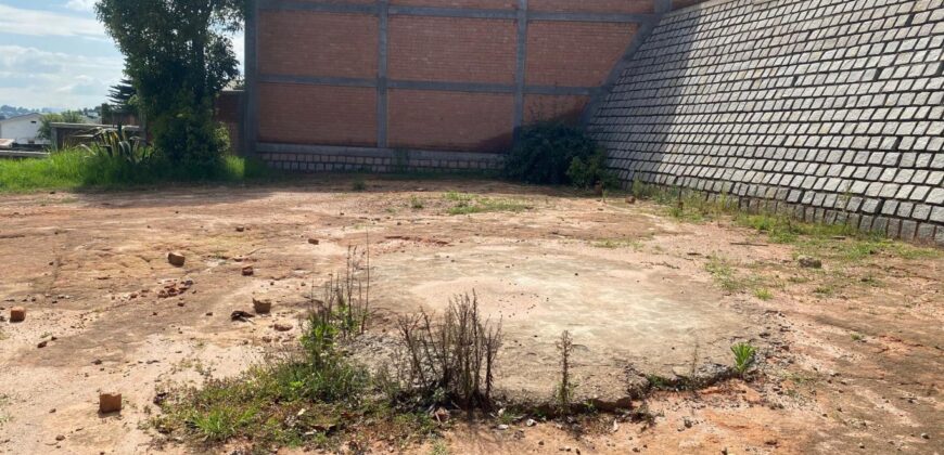 A vendre un magnifique terrain de 1000 m2 situé à Ambohibao Antehiroka