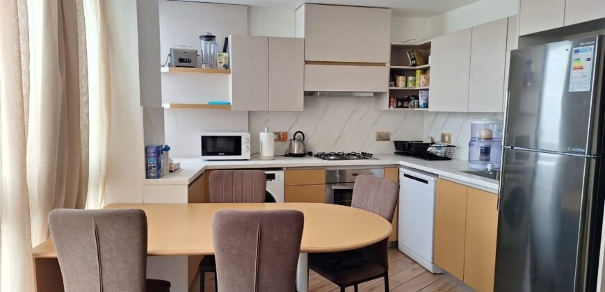 A louer bel appartement meublé et équipé situé dans un immeuble sécurisé en plein centre ville de Faravohitra