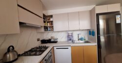 A louer bel appartement meublé et équipé situé dans un immeuble sécurisé en plein centre ville de Faravohitra
