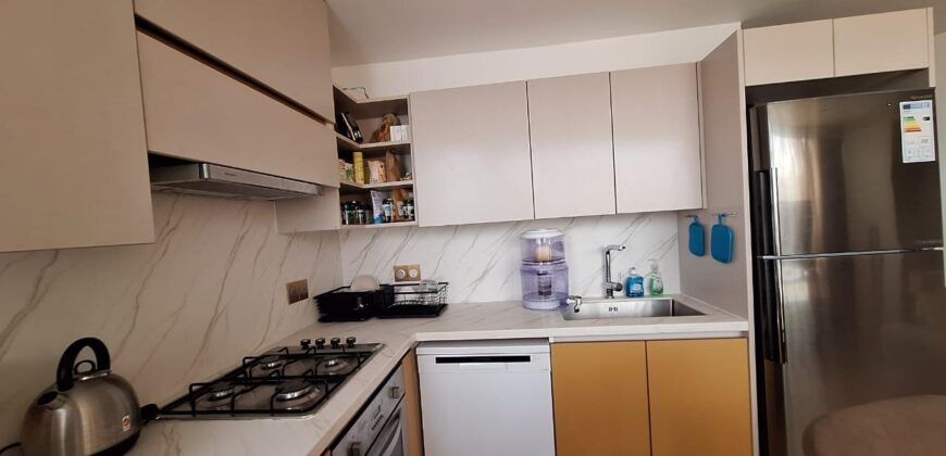 A louer bel appartement meublé et équipé situé dans un immeuble sécurisé en plein centre ville de Faravohitra