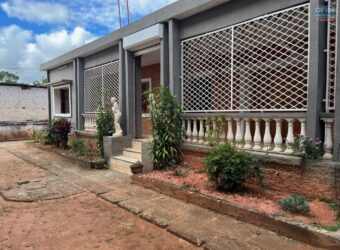 A louer une villa T4 située dans un quartier calme à Amboditsiry