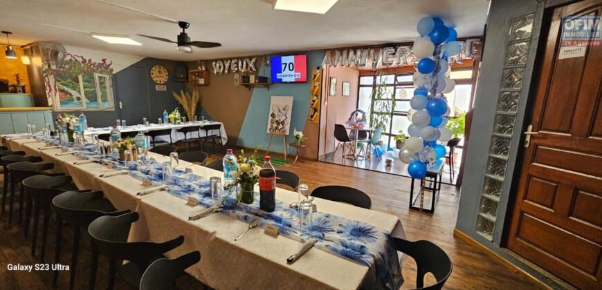 A vendre fonds de commerce restaurant avec terrasse et appartement situé à Antsahavola