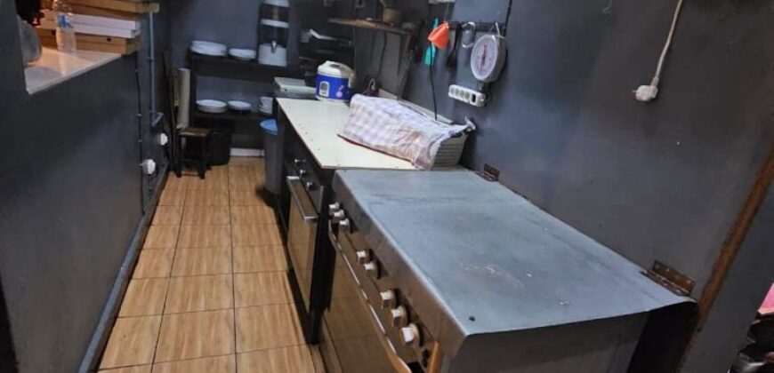 A vendre fonds de commerce restaurant avec terrasse et appartement situé à Antsahavola