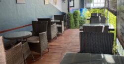 A vendre fonds de commerce restaurant avec terrasse et appartement situé à Antsahavola