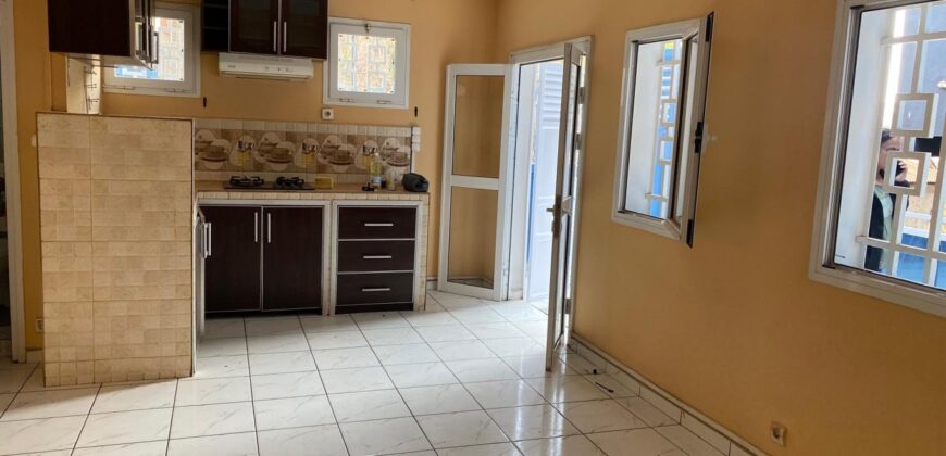 Location d’une villa T6 avec garage située près de l’université à Ankatso