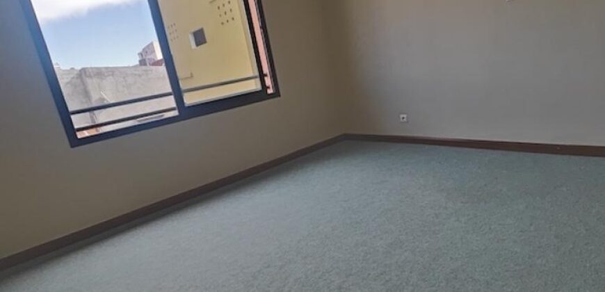 A louer deux grands appartements T3 neufs situés en plein centre ville de Tsaralalana