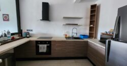 En location un charmant appartement appartement meublé de type F3 situé au sein d’une résidence sécurisée à Androhibe