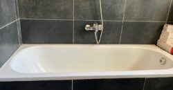 Location d’une grande villa T6 de style traditionnel avec piscine située à Ankadifotsy