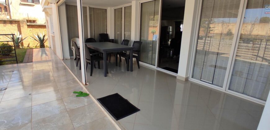 En vente une belle villa F5 meublée sur un terrain de 900 m2 située dans un quartier en essor à Ambatolampy Tsimahafotsy
