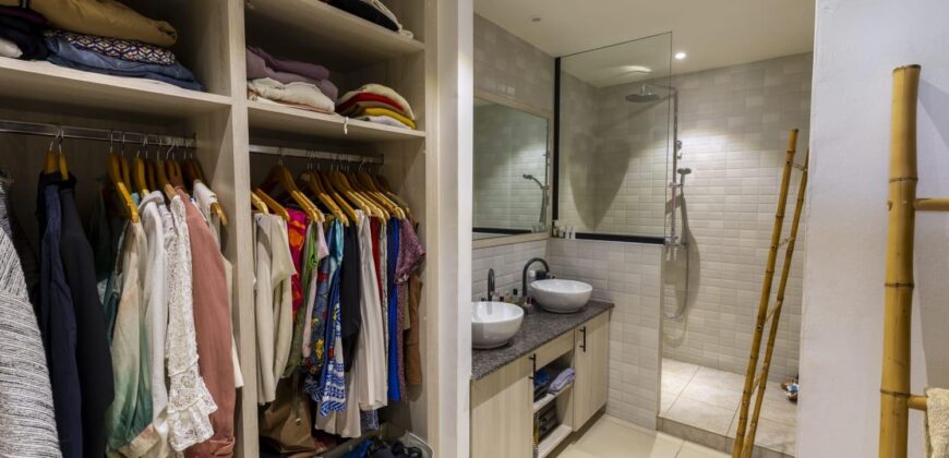 A vendre un magnifique appartement T4 en duplex meublé de 300 m2 situé à Ivandry