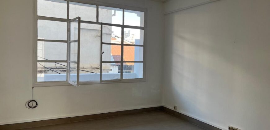 A louer un appartement T3 d’environ 90 m2 situé en plein centre-ville de  Tsaralalana