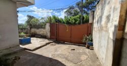 À vendre maison F4 à étage de 40 m² idéale pour projet pro ou commerce située en bord de route à Betongolo