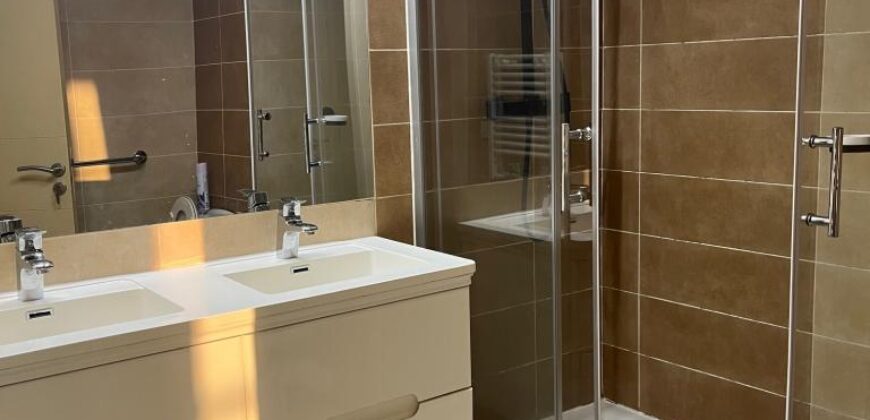A louer un bel appartement T3 meublé et sécurisé situé à Ankadifotsy