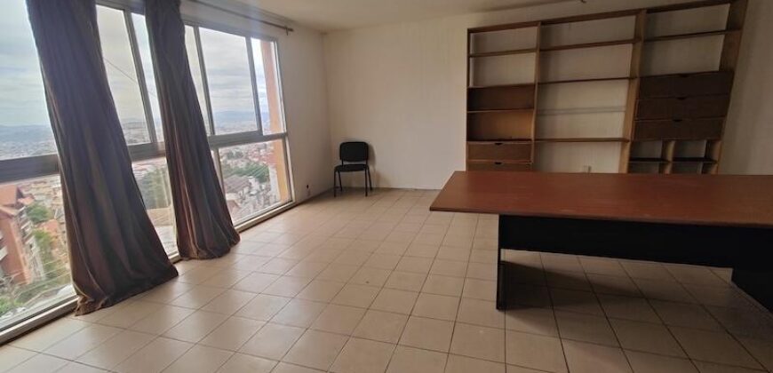 A louer un appartement T3 de 126 m2 situé en plein centre-ville à Ambohijatovo Ambony