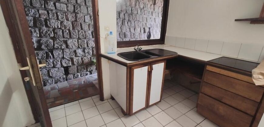 A louer un appartement T3 de 126 m2 situé en plein centre-ville à Ambohijatovo Ambony