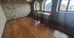 A louer un appartement T3 de 126 m2 situé en plein centre-ville à Ambohijatovo Ambony