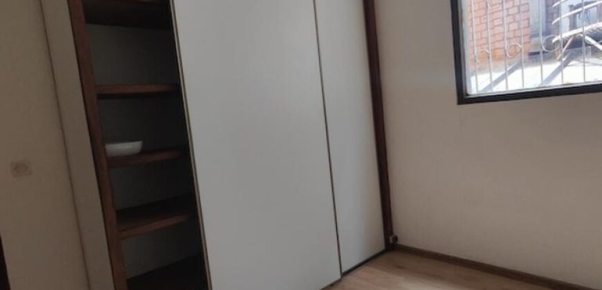 A louer un appartement T3 de 126 m2 situé en plein centre-ville à Ambohijatovo Ambony