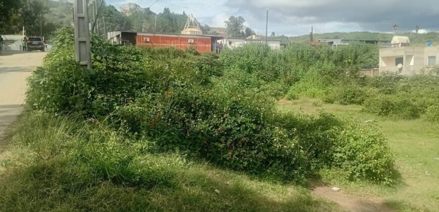 En vente un terrain de 1649 m2 situé à Iavoloha à proximité immédiate de la route nationale RN7