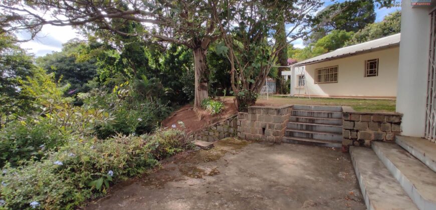 A louer une spacieuse villa F4 située dans un quartier résidentiel calme à Malaza Andoharanofotsy