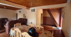 Maison F4 + annexes à vendre sur 2213 m² de terrain proche de la RN2 à Ambohimalaza