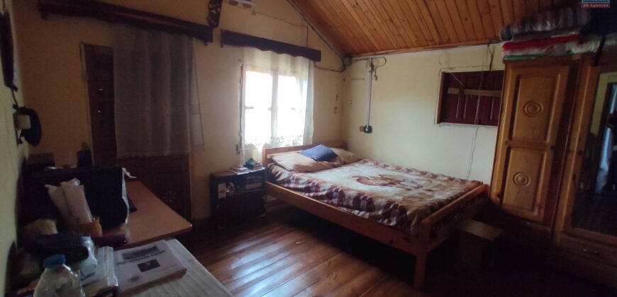 Maison F4 + annexes à vendre sur 2213 m² de terrain proche de la RN2 à Ambohimalaza