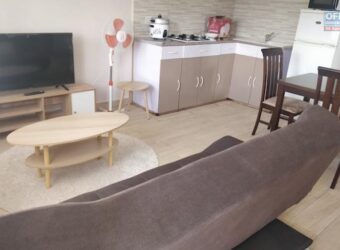 En location un appartement T2 neuf meublé situé dans une résidence sécurisée à 5 minutes de l’aéroport d’Ivato