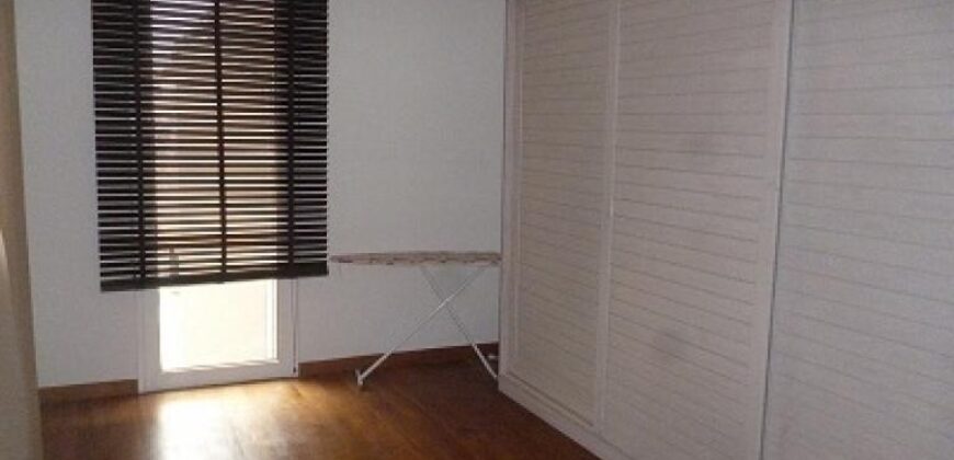 A louer un appartement meublé de haut standing situé dans une résidence sécurisée à Cité Planton