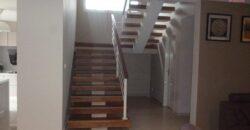 A louer un appartement meublé de haut standing situé dans une résidence sécurisée à Cité Planton
