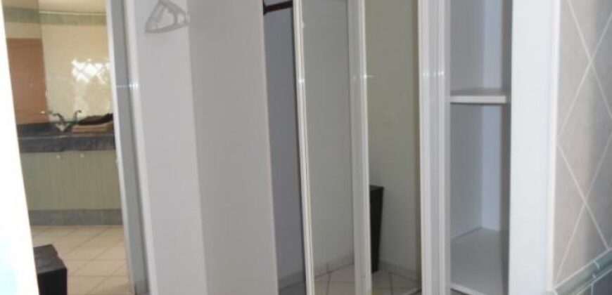 A louer un appartement T4 meublé et équipé situé dans une résidence de standing à Ivandry