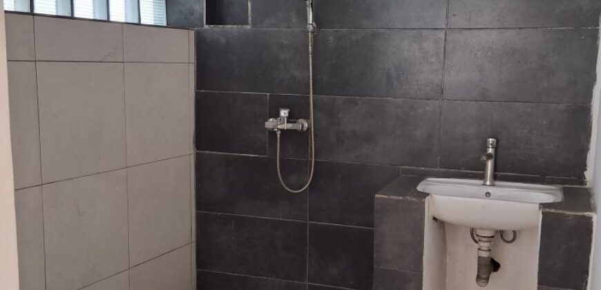 En location un local commercial de 150 m2 situé entre Andranobevava et Analamahitsy