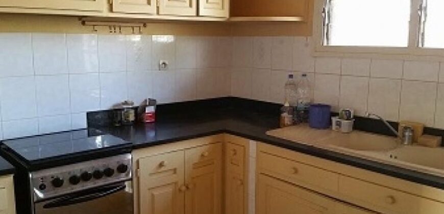 A louer une villa basse semi-meublée de type F4 située dans une résidence sécurisée à Tanjombato