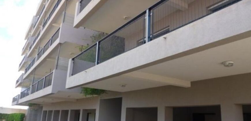 A vendre bel appartement neuf de 100 m2 situé au sein d’un lotissement sécurisé à Andrononobe