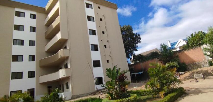 A vendre appartements T4 de 111 m2 situés à deux pas du lycée Français et de toutes commodités à Ambatobe