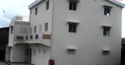A vendre une grande villa à trois niveaux située dans un quartier calme et sécurisée à Ambohibao