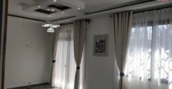 A vendre une belle villa T5 neuve de 170 m2 habitable sur un terrain de 1000m2 située à Ivato