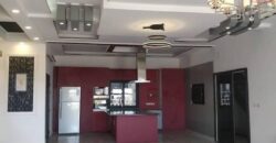 A vendre une belle villa T5 neuve de 170 m2 habitable sur un terrain de 1000m2 située à Ivato