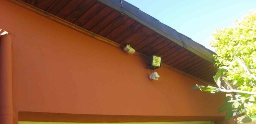 En vente une belle villa F5 de 200 m2 avec piscine située dans le quartier résidentiel de Mandrosoa Ivato